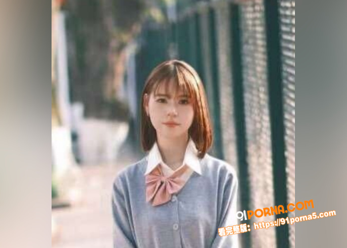 极品大奶嫂子性感旗袍 撅...（3）
