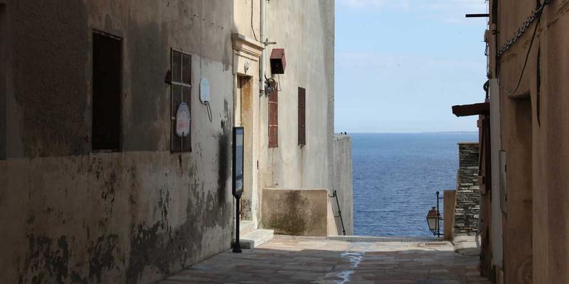 工业品采购全攻略：聚焦建筑材料、工业设备与原材料批发的关键策略